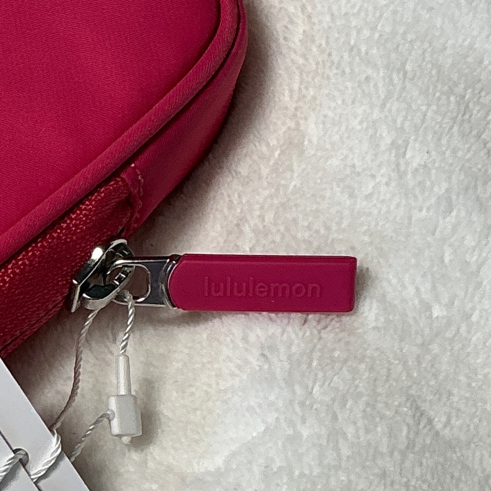 Lululemon Clippable Nano Pouch Raspberry Coulis - Picture 7 of 7